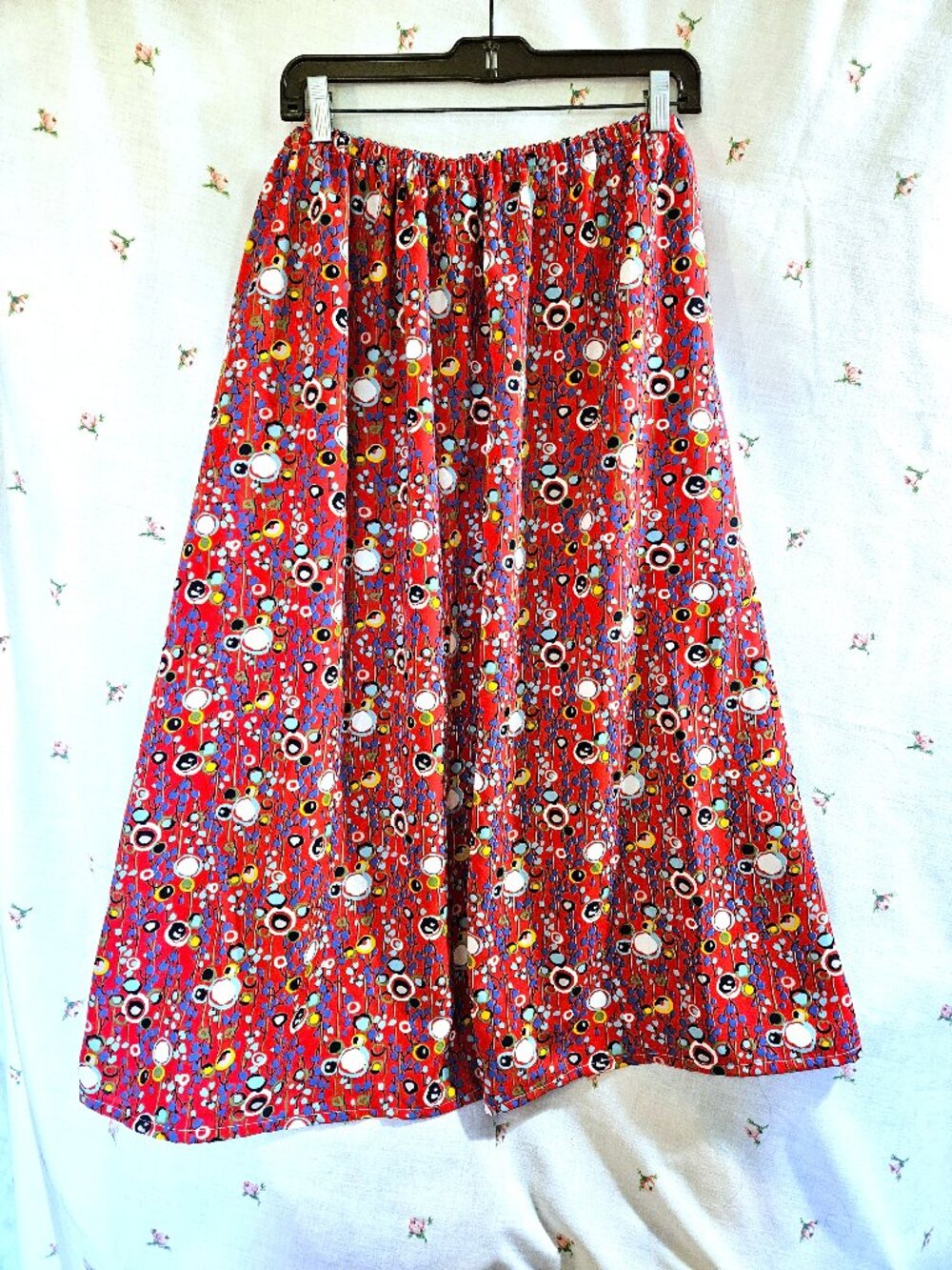 Size L Elastic Waist Maxi Skirt Red Patterned NWT